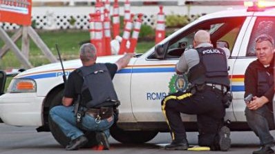 Kanadada silahlı insident - iki polis güllələndi